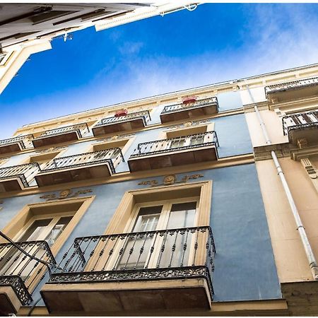 Sea & Wave Capitan Charming Duplex Apartment มาลากา ภายนอก รูปภาพ