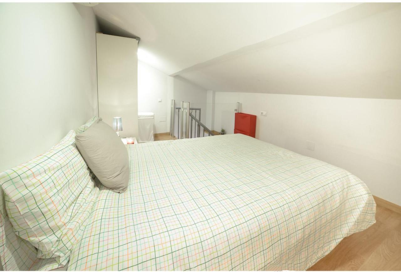 Sea & Wave Capitan Charming Duplex Apartment มาลากา ภายนอก รูปภาพ