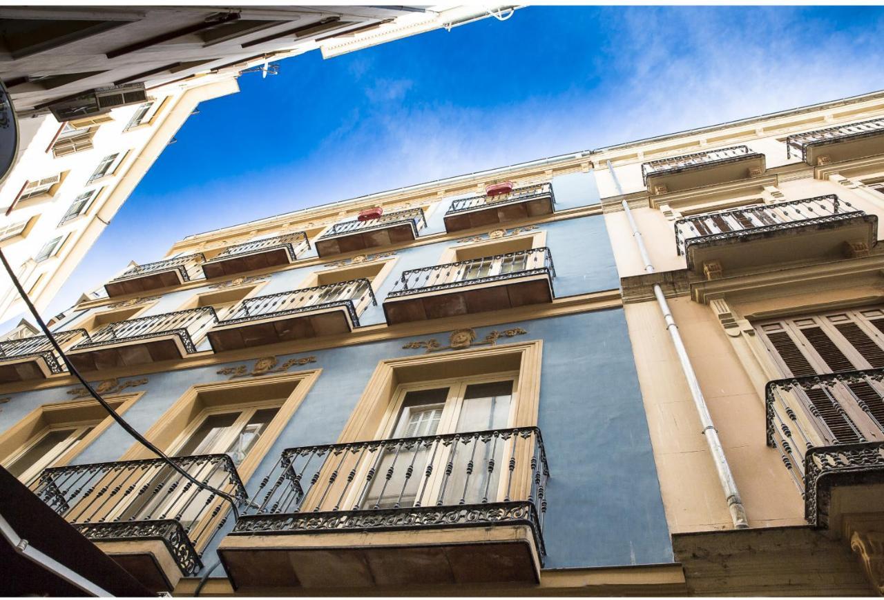 Sea & Wave Capitan Charming Duplex Apartment มาลากา ภายนอก รูปภาพ